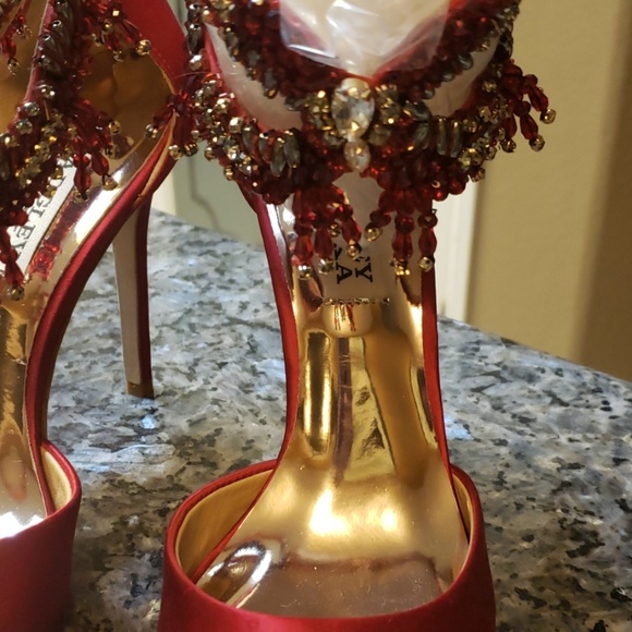 Beauriful heeks - Picture 2 of 7